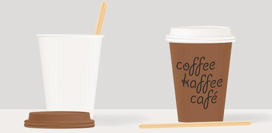 Kelímek s hummusem a olivami