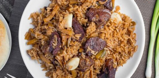 Ryžový pilaf s masem a paprikou