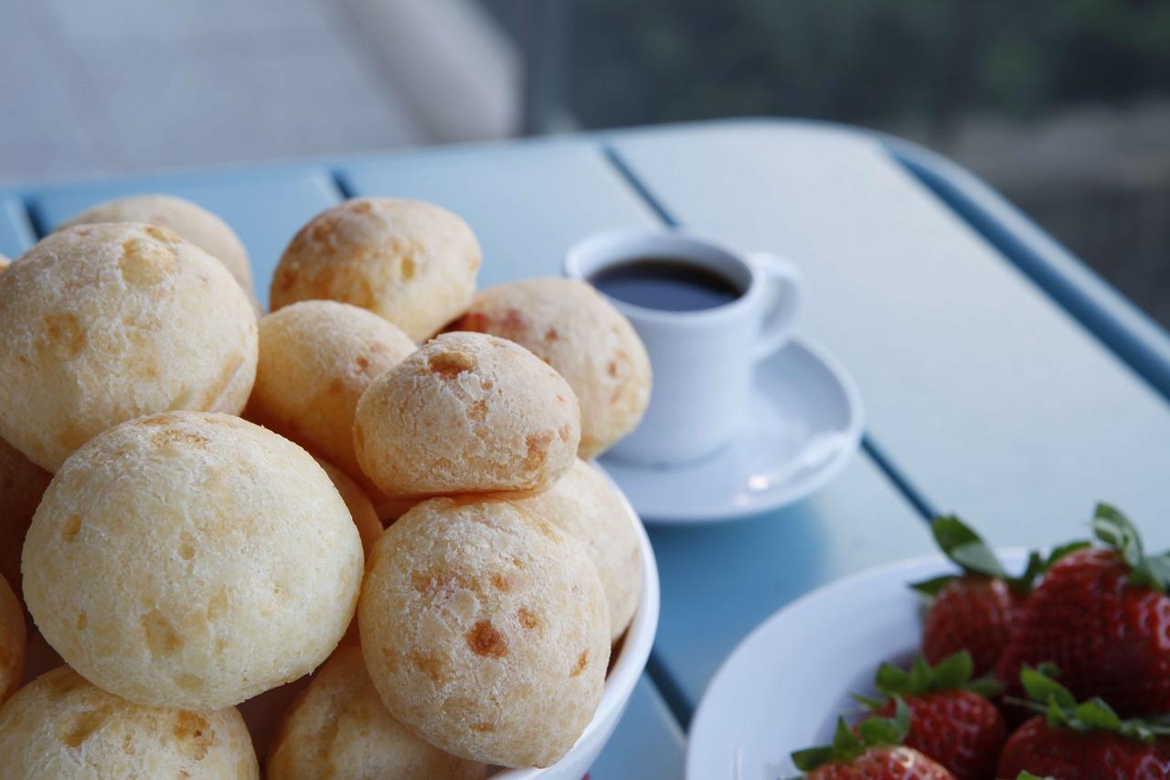 Pão de queijo s bazalkou