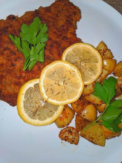 Milanesa de carne schnitzel