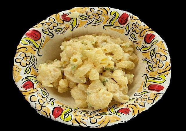 Makaronový salát s kuřecím masem