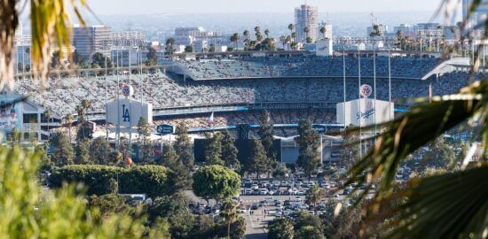 Losos s bramborovým pyré a černým ječmenem