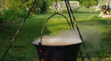 Guláš z hovězího masa s knedlíkem