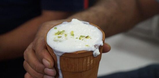 Mangový lassi s kardamomem