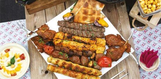 Kebab s cibulí a sumakem