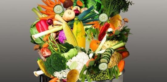 Luskový salát s feta sýrem