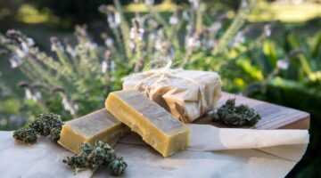 Máslový kuřecí curry s rýží