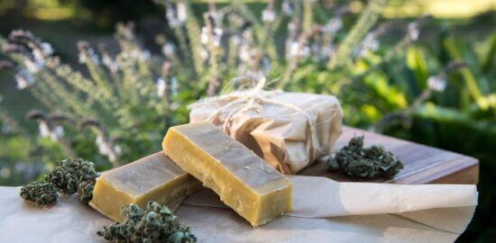 Máslový kuřecí curry s rýží