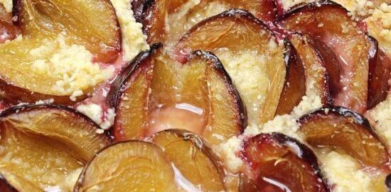 Koláč s jahodami a šlehačkou