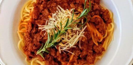 Lazanja Bolognese