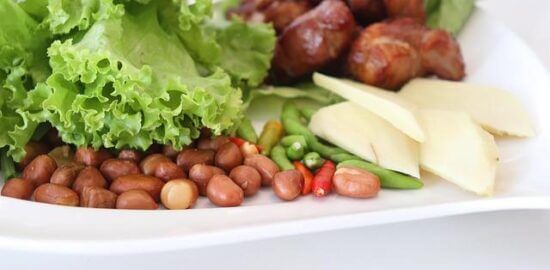 Pad thai with tofu and vegetables