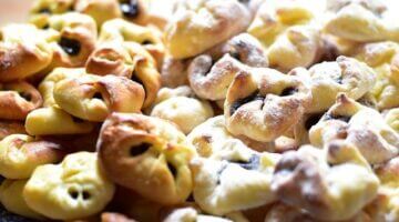 Moučník s datlemi a ořechy