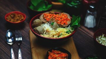 Masové kuličky s rýží a fazolemi