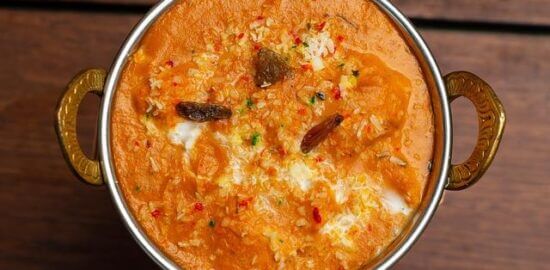 Korma s jehněčím a mandlemi