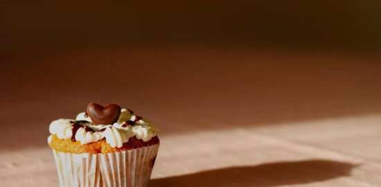 Moučník s ovocem a krémem