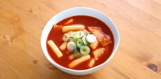 Kořeněná kuřecí kouzla s rýží