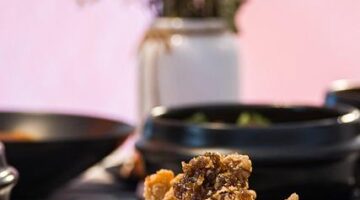 Smažený kuřecí steak s kukuřicí