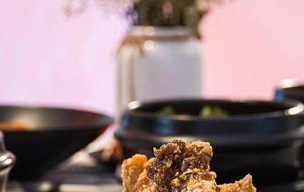 Smažený kuřecí steak s kukuřicí