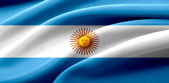 Argentinské grillované párky s chimichurry