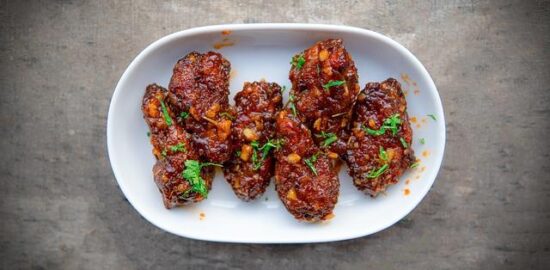 Kuřecí křídla s pikantním BBQ dipem