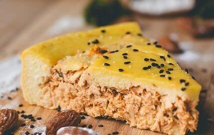 Hrníčkový koláč s tvarohovou náplní