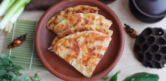 Ryžová placka s hráškem a bramborem