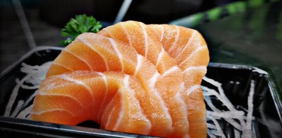 Sushirolky s avokádem a lososem