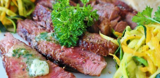 Hovězí na šťávu s knedlíkem