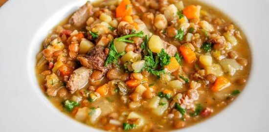 Čočková polévka s harissou