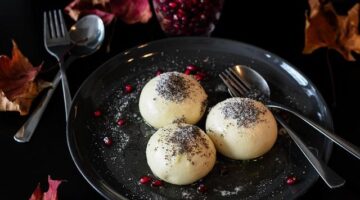 Houskový knedlík s masovou omáčkou