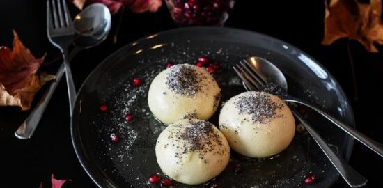 Houskový knedlík s masovou omáčkou