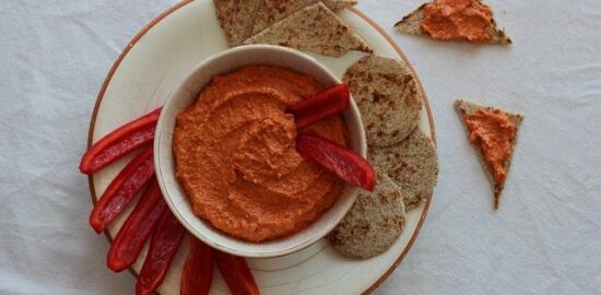 Muhammara s ořechy a paprikou