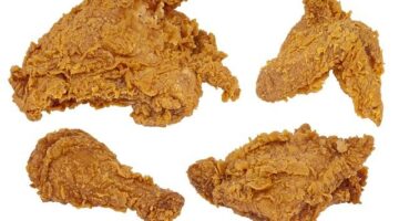 Smažený camembert s brusinkovou omáčkou