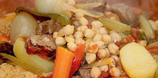 Kuskus s kousky kozího sýra