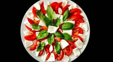 Caprese salát s pestem a bazalkou