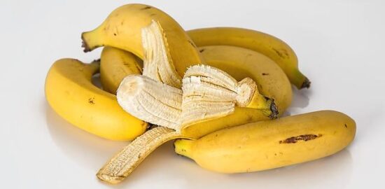 Bananový chléb s máslem