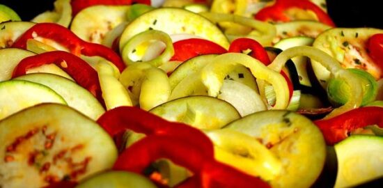 Ratatouille s bramborami a cibulí