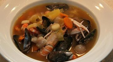 Bouillabaisse s pečivem