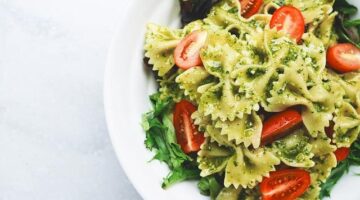 Pesto těstoviny s parmazánem a bazalkou