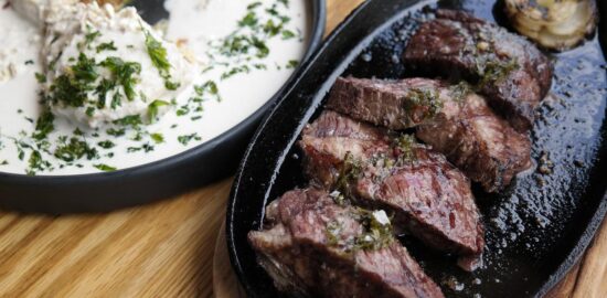 Asado s chimichurri salsa recepce