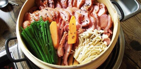 Phở bo vídeňskovietnamská polévka s hovězím masem