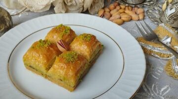 Baklava medová dezertní sladkostnedělní