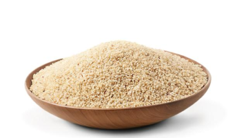 Quinoa s pečenou zeleninou a hummusem