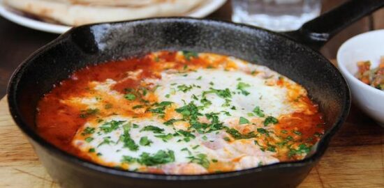 Shakshuka s rajčaty a paprikou