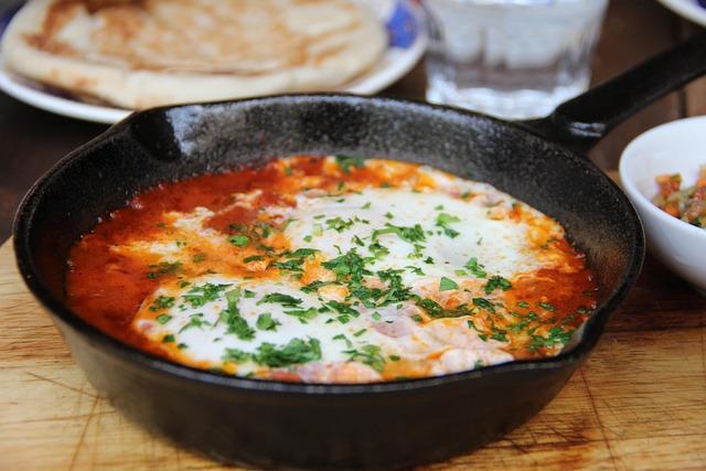 Shakshuka s rajčaty a paprikou