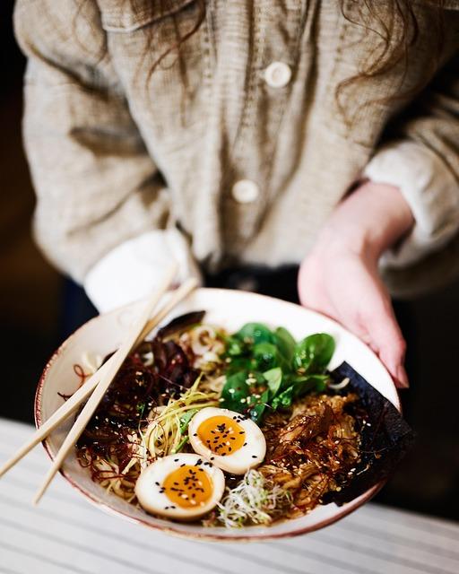 Ramen s vepřovým a vejcem