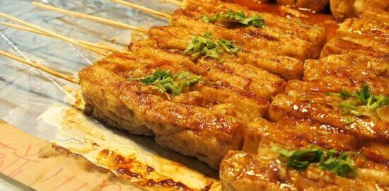 Pečené tofu s restovanou zeleninou