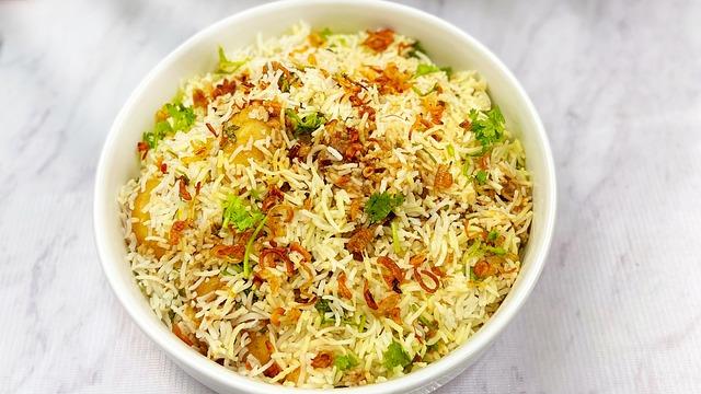 Biryani s kořeněným kuřetem