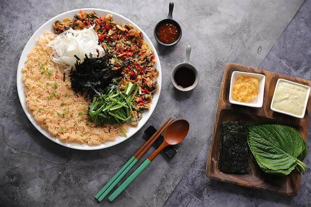 Bibimbap s pikantní pastou